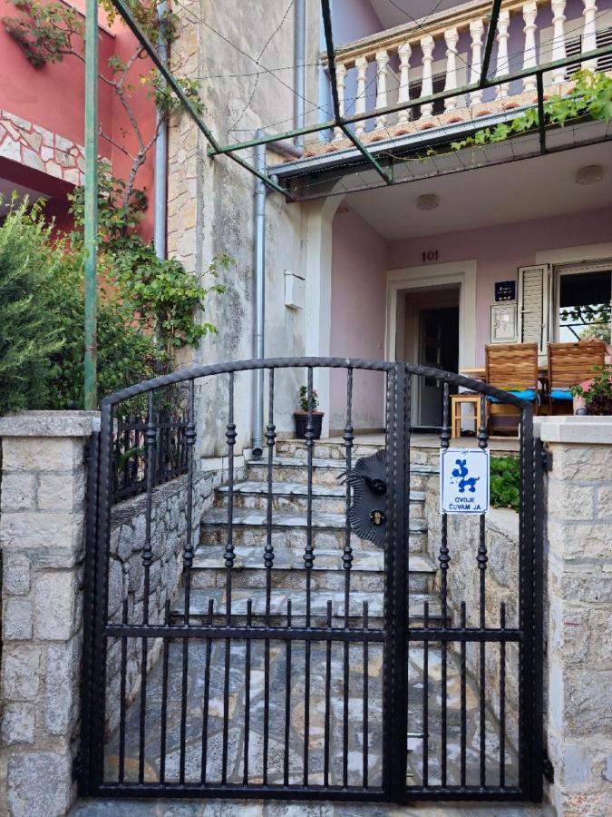 Apartman Lila Čunski Dış mekan fotoğraf
