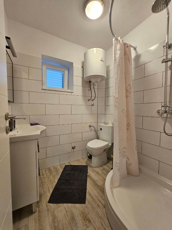 Apartman Lila Čunski Dış mekan fotoğraf