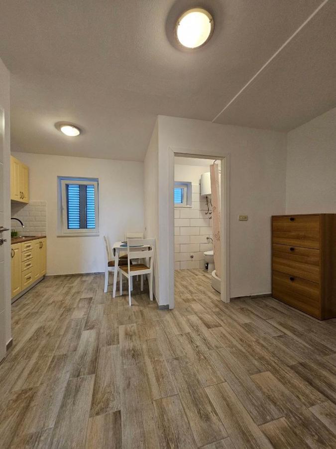 Apartman Lila Čunski Dış mekan fotoğraf